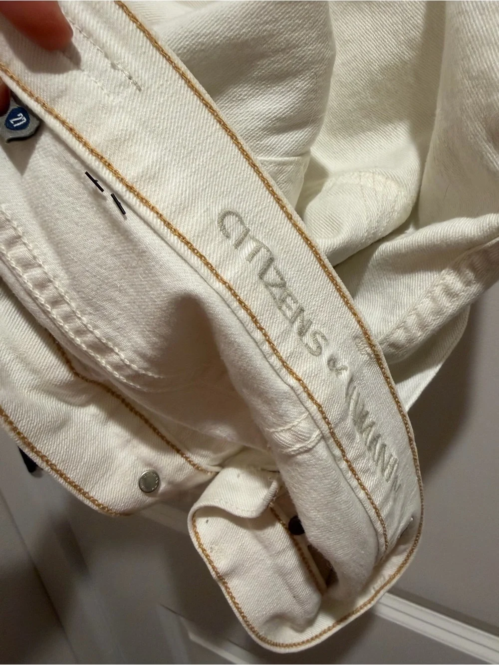 Citizens Of Humanity Off-White Jeans with Contrast Stitching - Picture 3 of 8